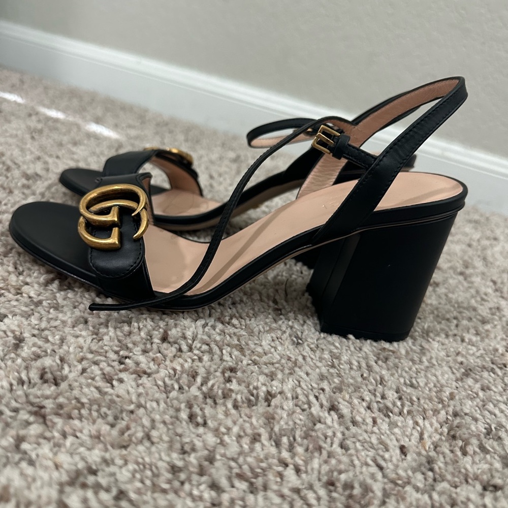 Gucci Black Leather Sandals with Gold Accent